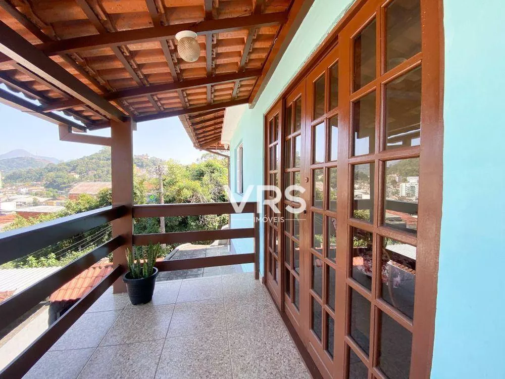 Casa à venda com 3 quartos, 176m² - Foto 2