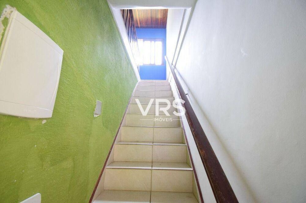 Casa à venda com 4 quartos, 266m² - Foto 9