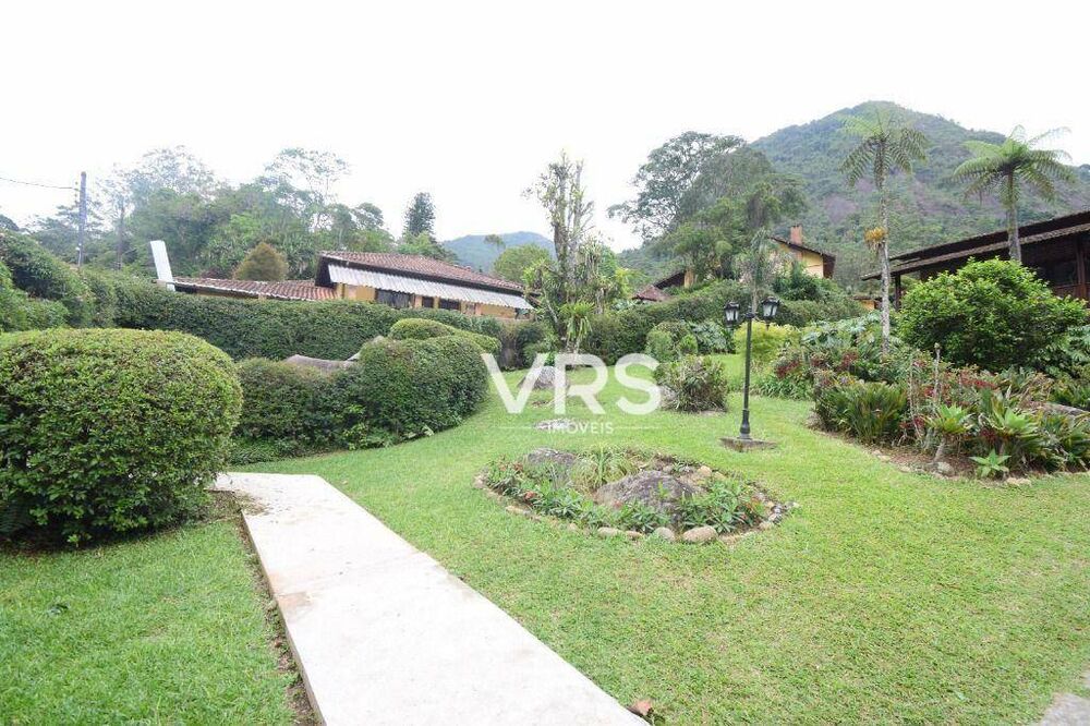 Casa à venda com 4 quartos, 266m² - Foto 3