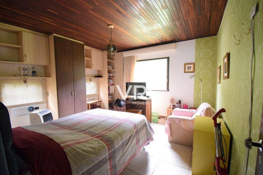 Casa à venda com 4 quartos, 266m² - Foto 8