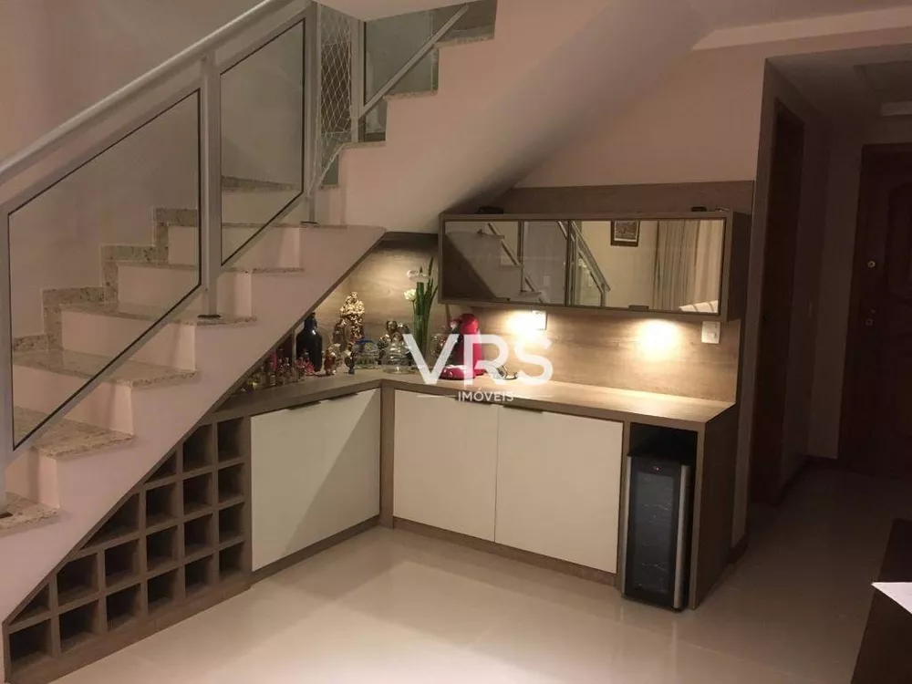 Cobertura à venda com 3 quartos, 240m² - Foto 2