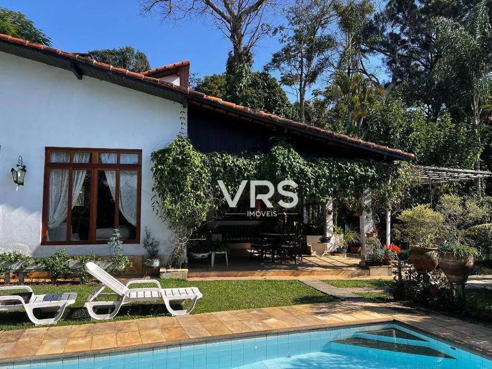 Casa à venda com 4 quartos, 231m² - Foto 3