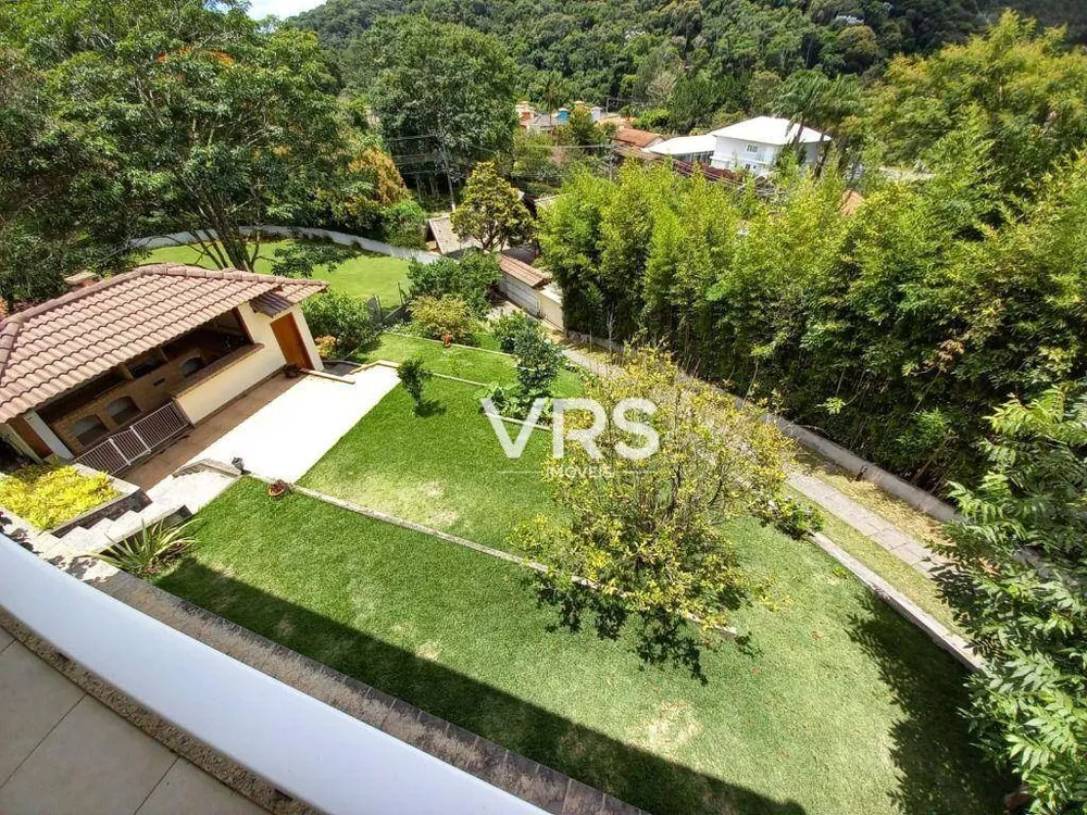 Casa à venda com 4 quartos, 354m² - Foto 1