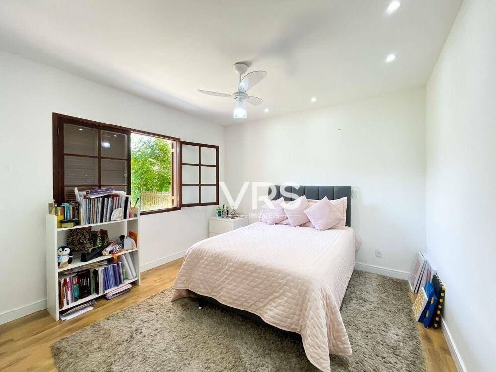Casa de Condomínio à venda com 4 quartos, 216m² - Foto 5