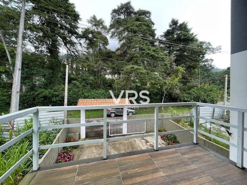 Casa, 5 quartos, 216 m² - Foto 1