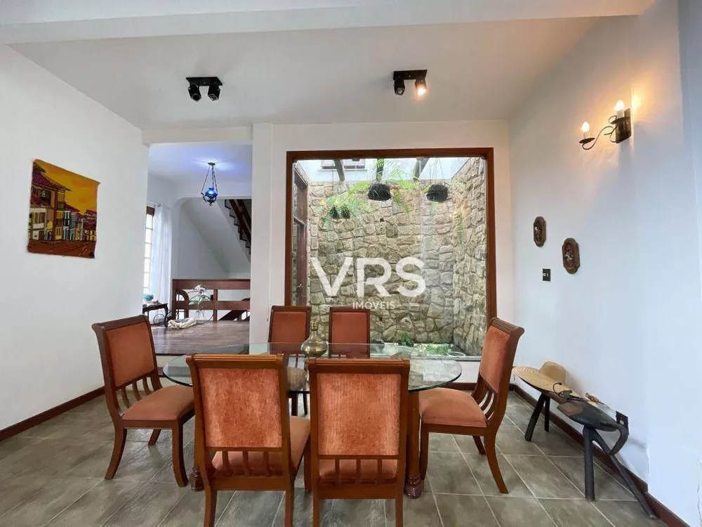 Casa, 5 quartos, 434 m² - Foto 1