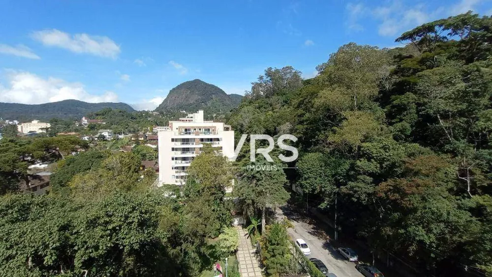 Apartamento à venda com 3 quartos, 260m² - Foto 2