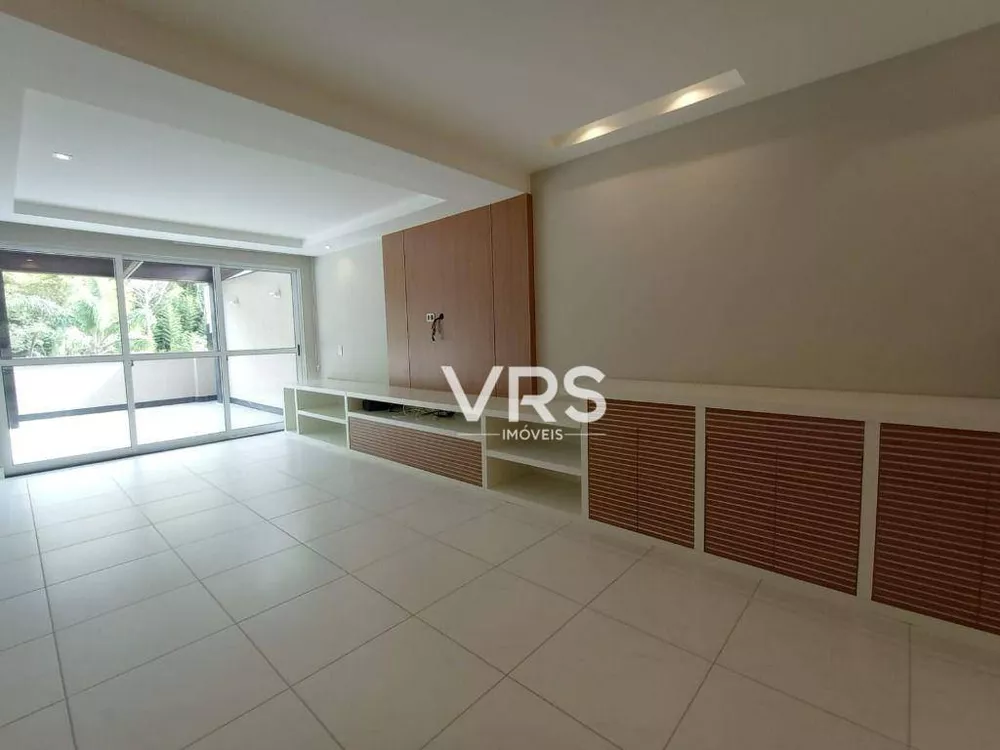 Apartamento à venda com 3 quartos, 260m² - Foto 1