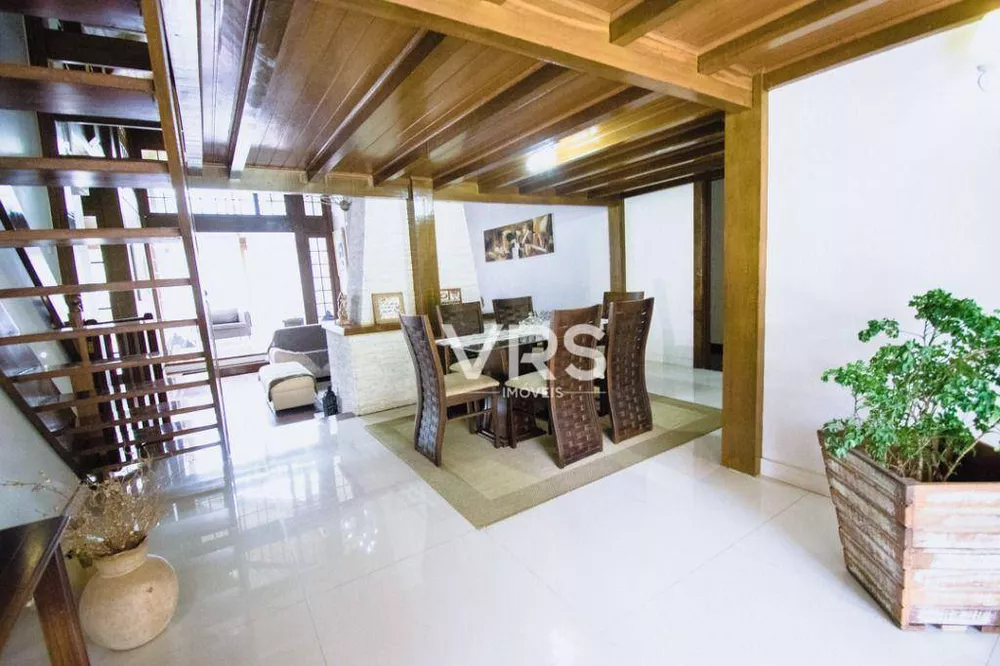 Casa de Condomínio à venda com 4 quartos, 232m² - Foto 4