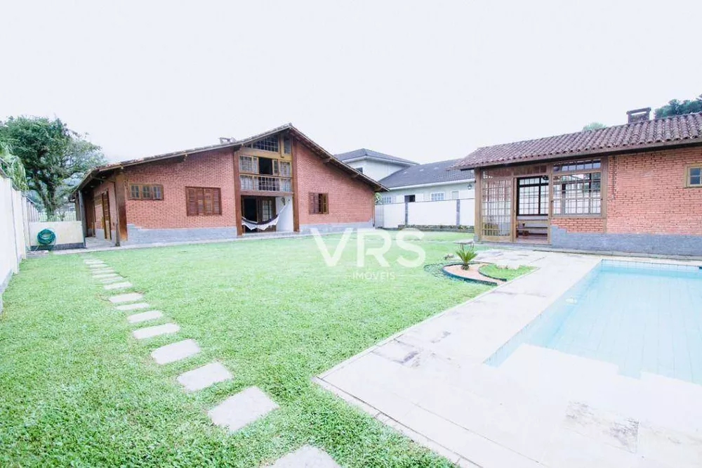 Casa de Condomínio à venda com 4 quartos, 232m² - Foto 2