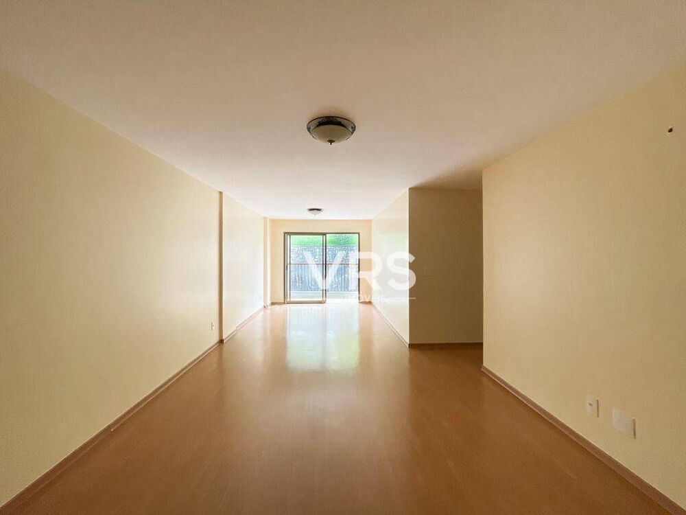 Apartamento à venda com 3 quartos, 106m² - Foto 1