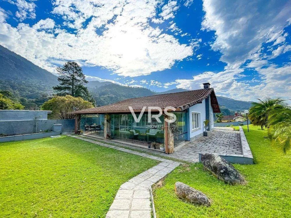 Casa, 4 quartos, 299 m² - Foto 1