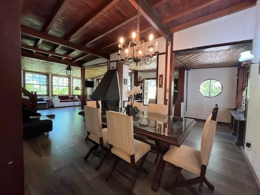 Casa, 10 quartos, 327 m² - Foto 1