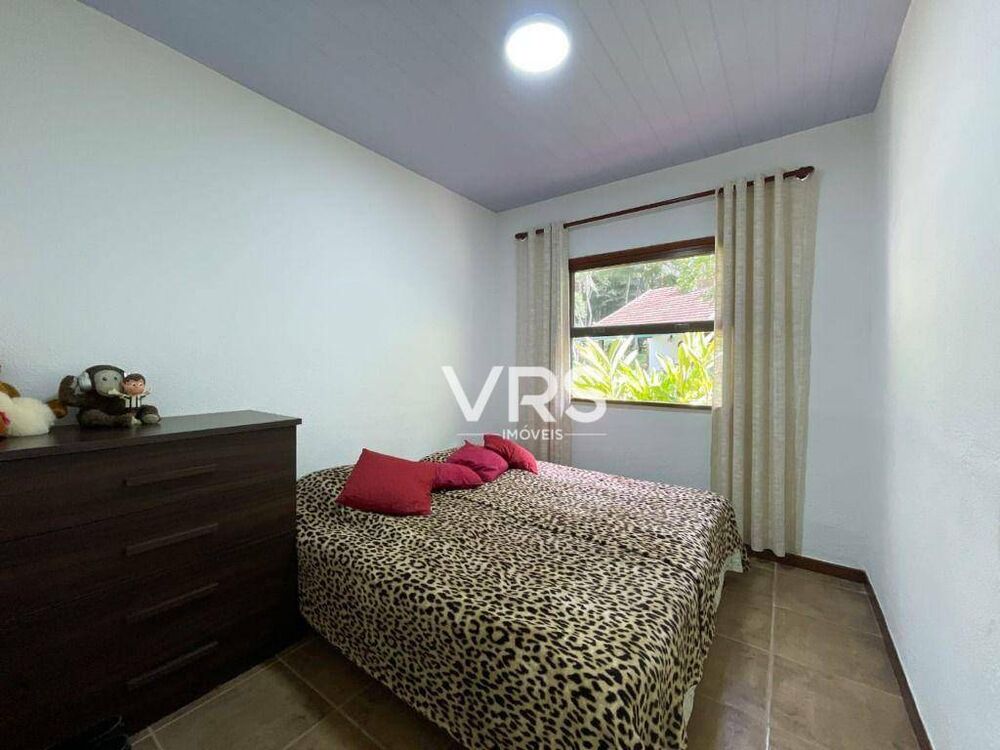 Casa à venda com 5 quartos, 289m² - Foto 8