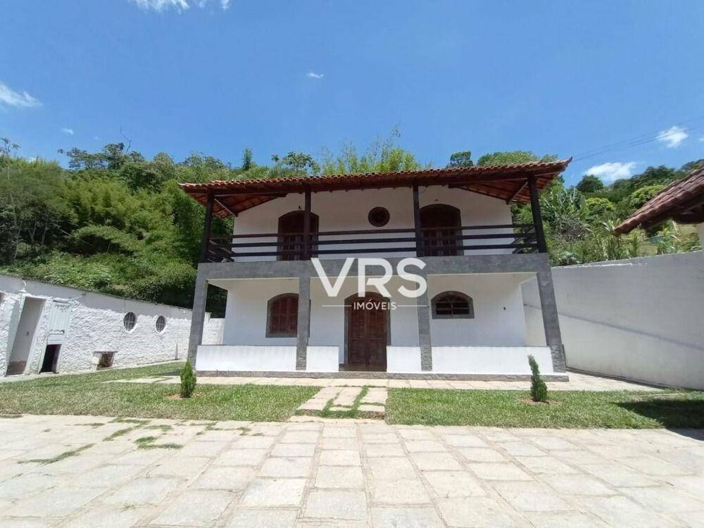 Casa à venda com 2 quartos, 200m² - Foto 1