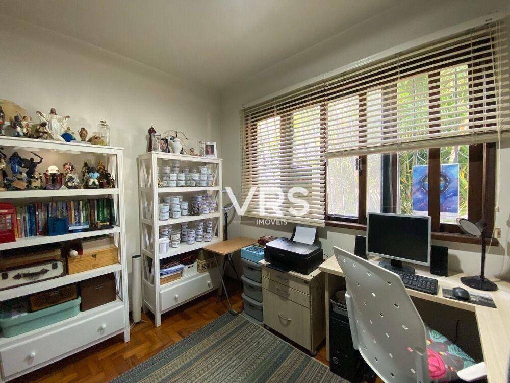 Casa à venda com 4 quartos, 180m² - Foto 2