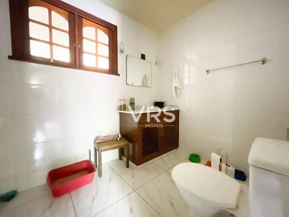 Casa, 6 quartos, 214 m² - Foto 2