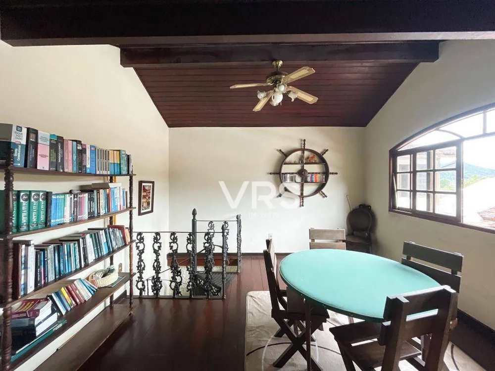 Casa, 6 quartos, 214 m² - Foto 4