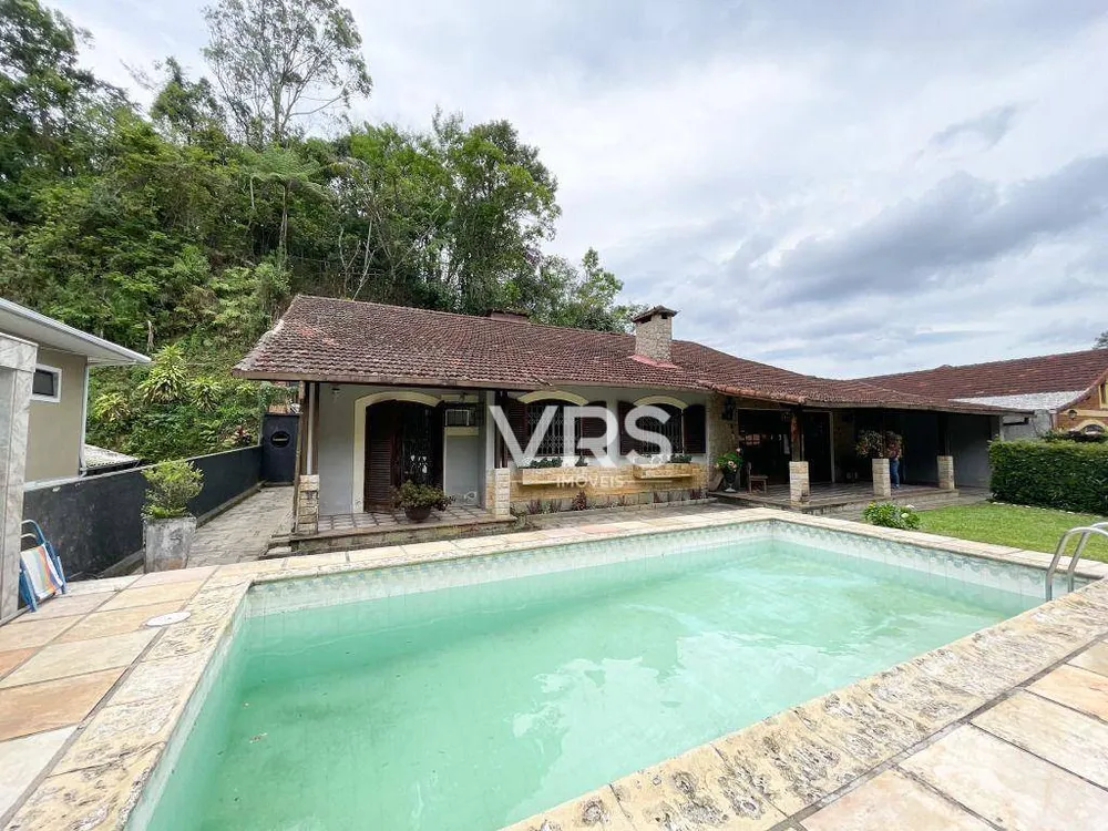 Casa, 6 quartos, 214 m² - Foto 6