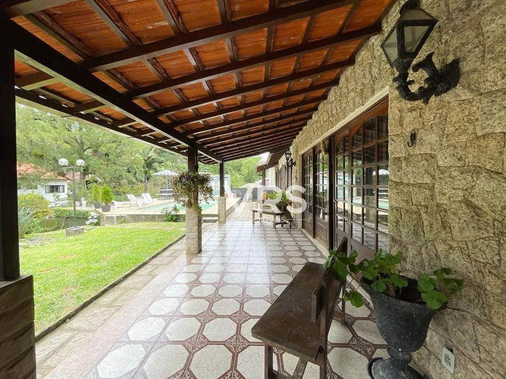 Casa, 6 quartos, 214 m² - Foto 9