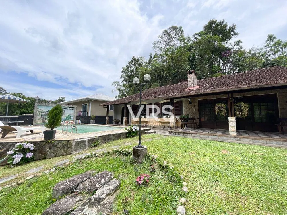 Casa, 6 quartos, 214 m² - Foto 4