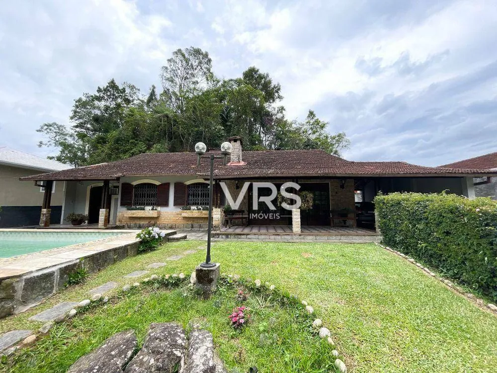 Casa, 6 quartos, 214 m² - Foto 3