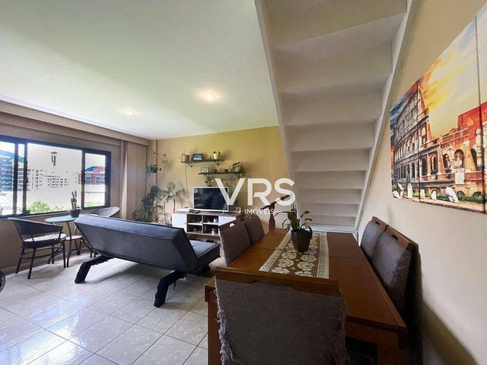 Apartamento à venda com 2 quartos, 70m² - Foto 2