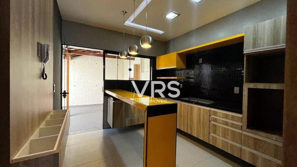 Casa de Condomínio à venda com 3 quartos, 137m² - Foto 2