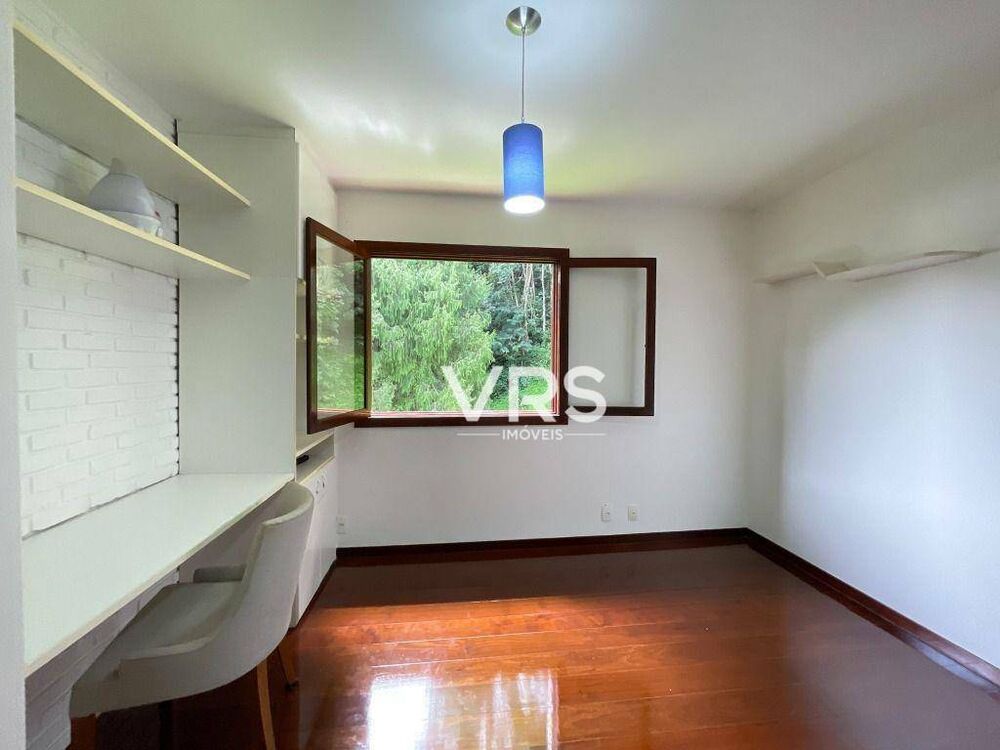 Casa de Condomínio à venda com 5 quartos, 258m² - Foto 9