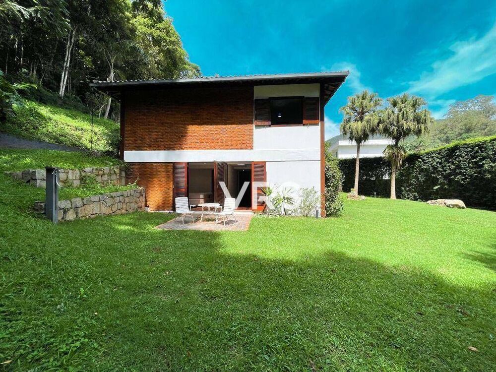 Casa de Condomínio à venda com 5 quartos, 258m² - Foto 2