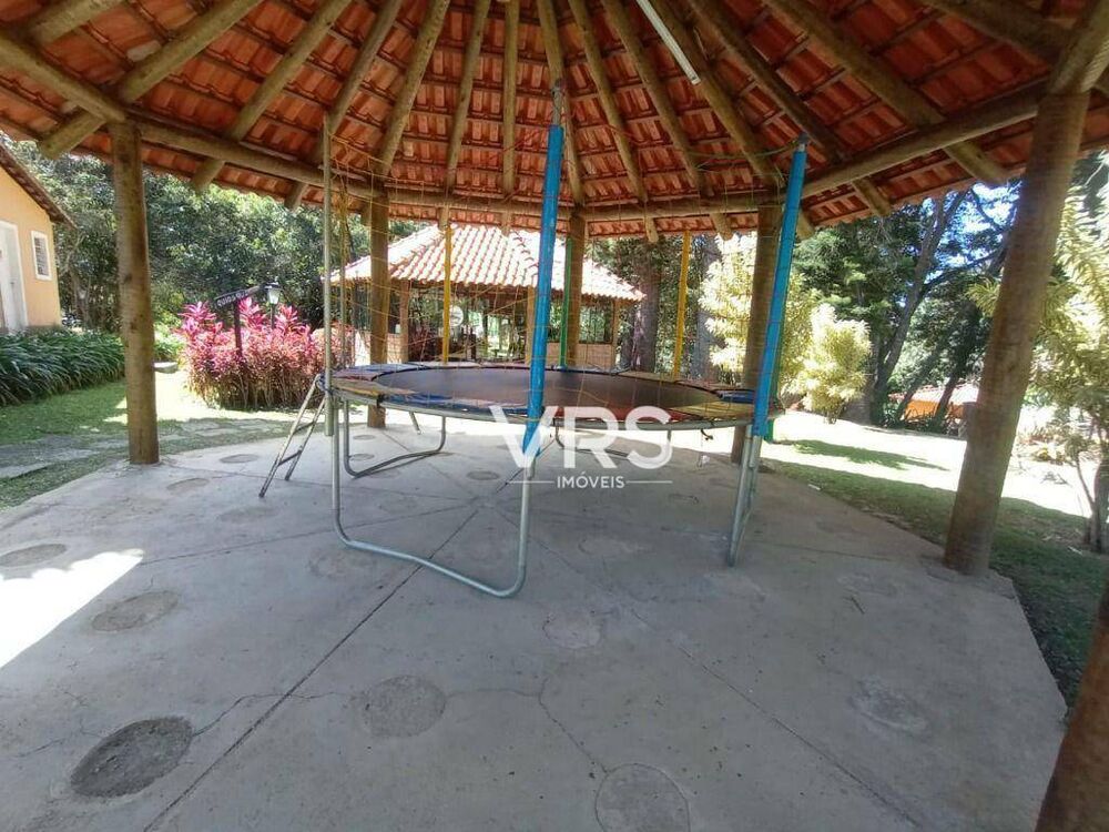 Casa de Condomínio à venda com 3 quartos, 334m² - Foto 3
