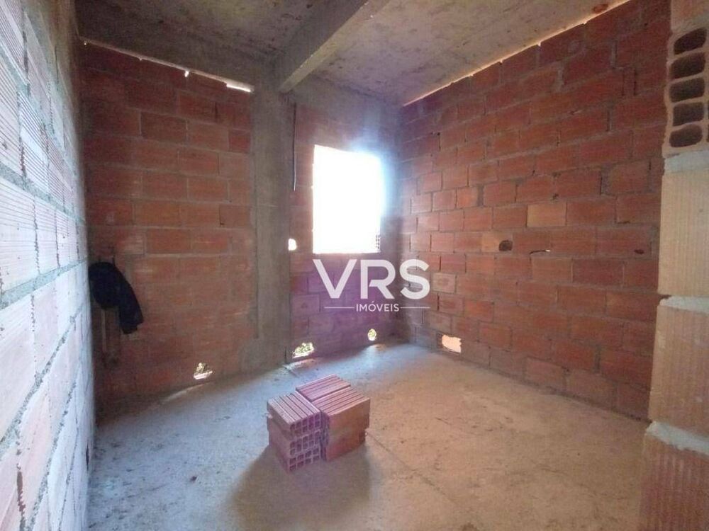 Casa de Condomínio à venda com 3 quartos, 334m² - Foto 2