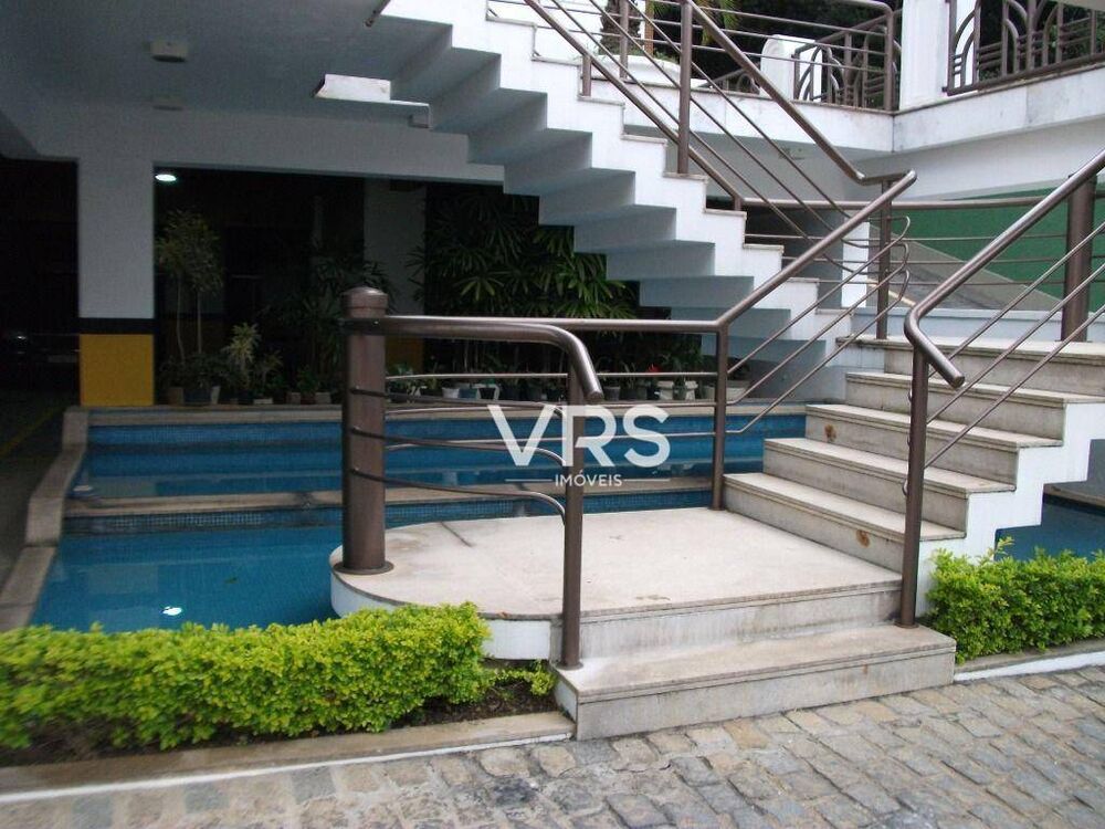 Apartamento à venda com 4 quartos, 256m² - Foto 2