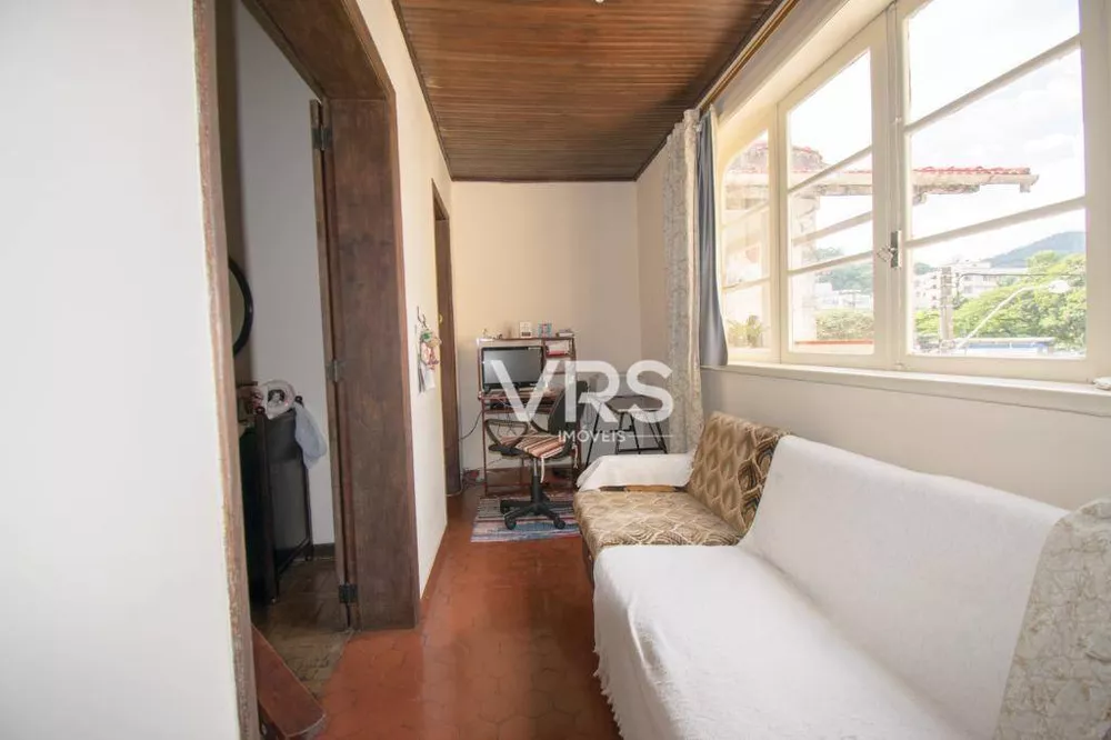 Sobrado à venda com 4 quartos, 157m² - Foto 2