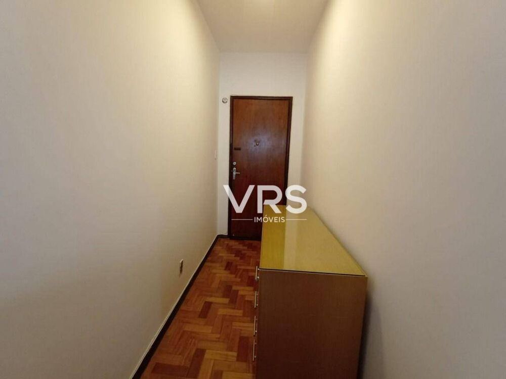 Apartamento à venda com 1 quarto, 41m² - Foto 2