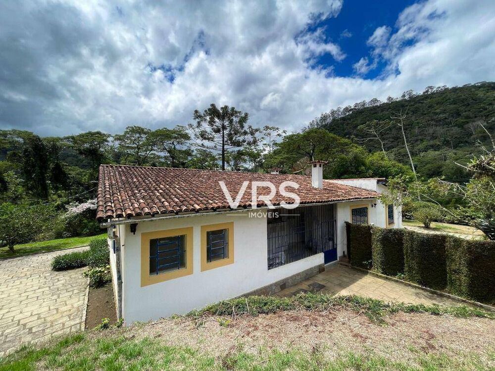 Casa à venda com 4 quartos, 350m² - Foto 1
