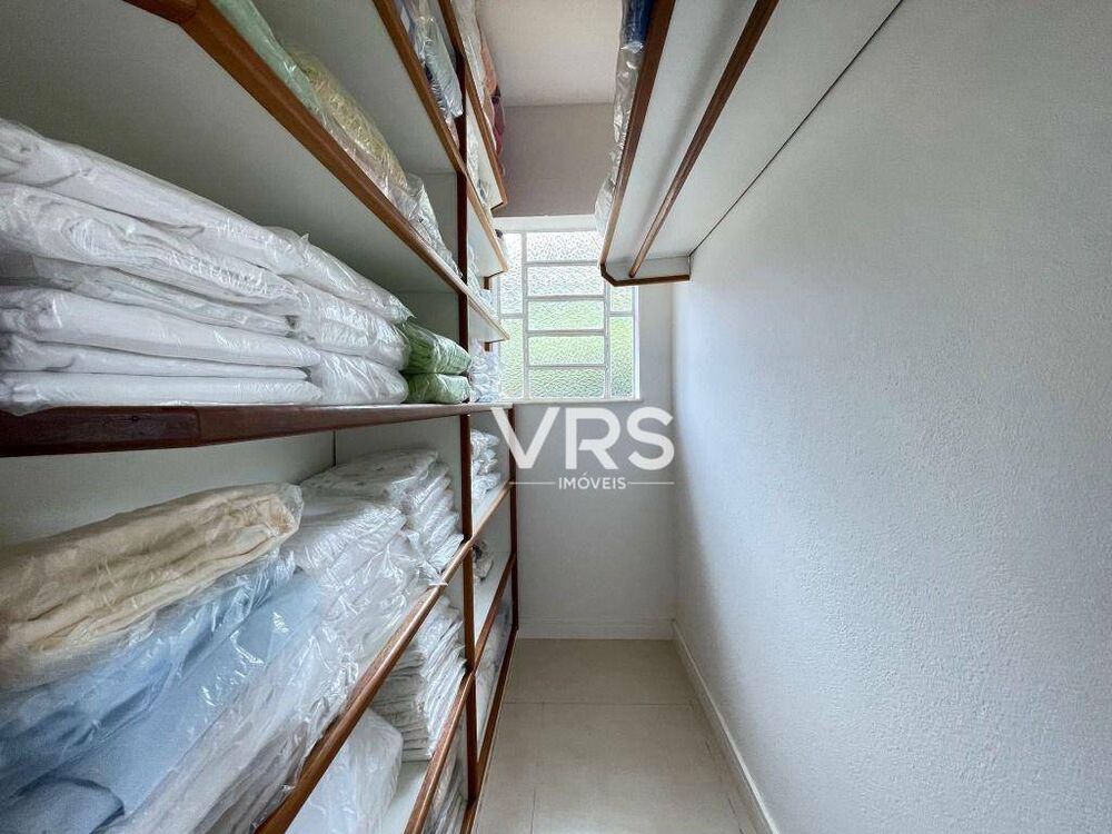 Casa à venda com 4 quartos, 350m² - Foto 7