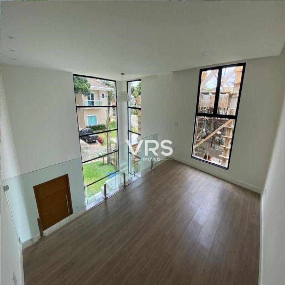 Casa de Condomínio à venda com 4 quartos, 215m² - Foto 4