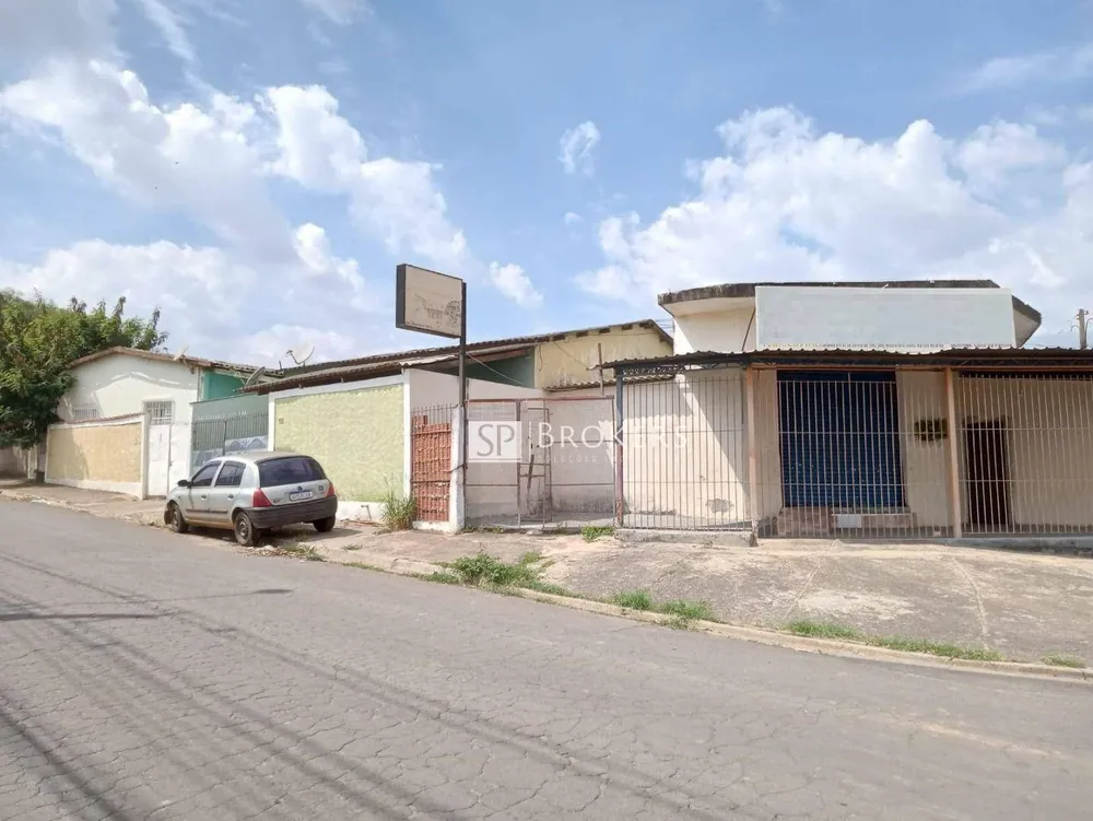 Casa, 2 quartos, 392 m² - Foto 1