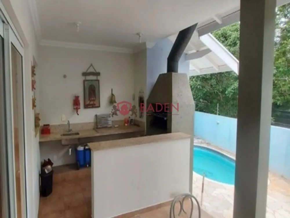 Casa, 4 quartos, 240 m² - Foto 1