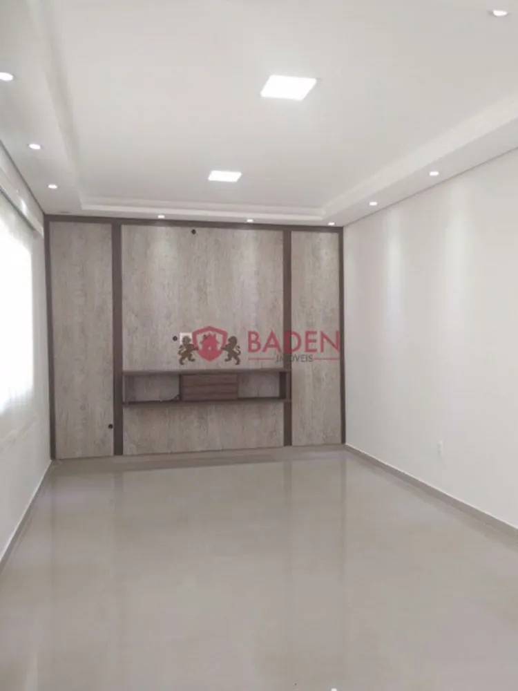 Casa, 4 quartos, 250 m² - Foto 3