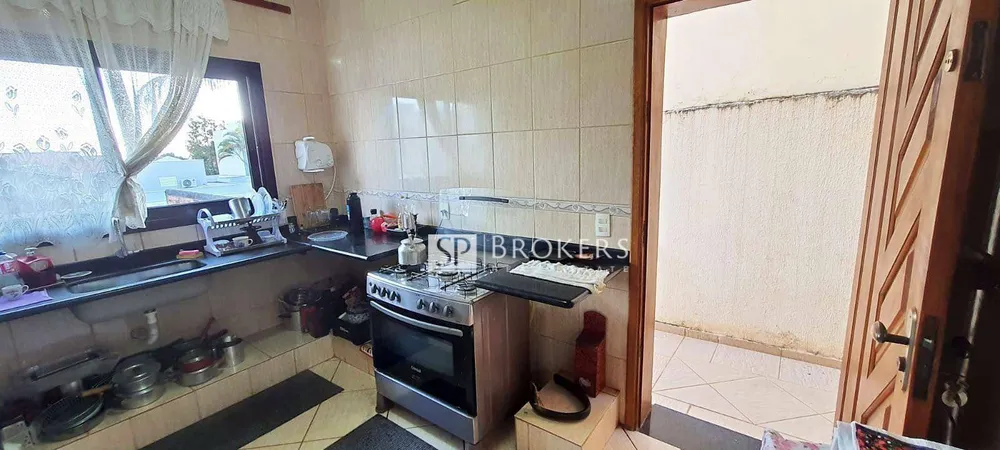 Casa, 3 quartos, 214 m² - Foto 2