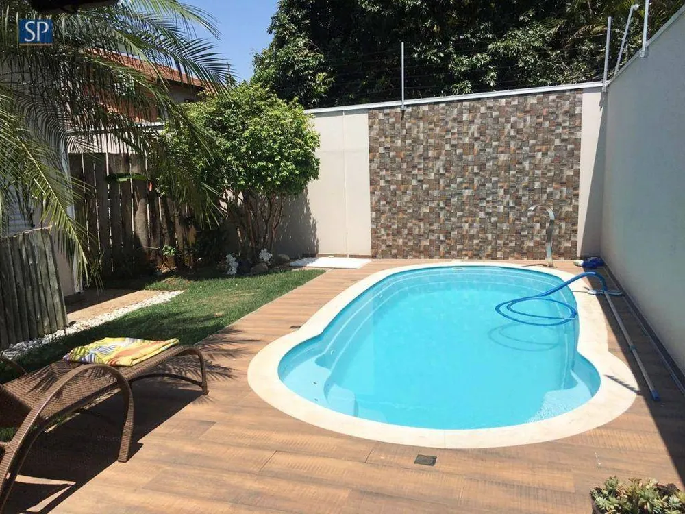 Casa, 3 quartos, 210 m² - Foto 1
