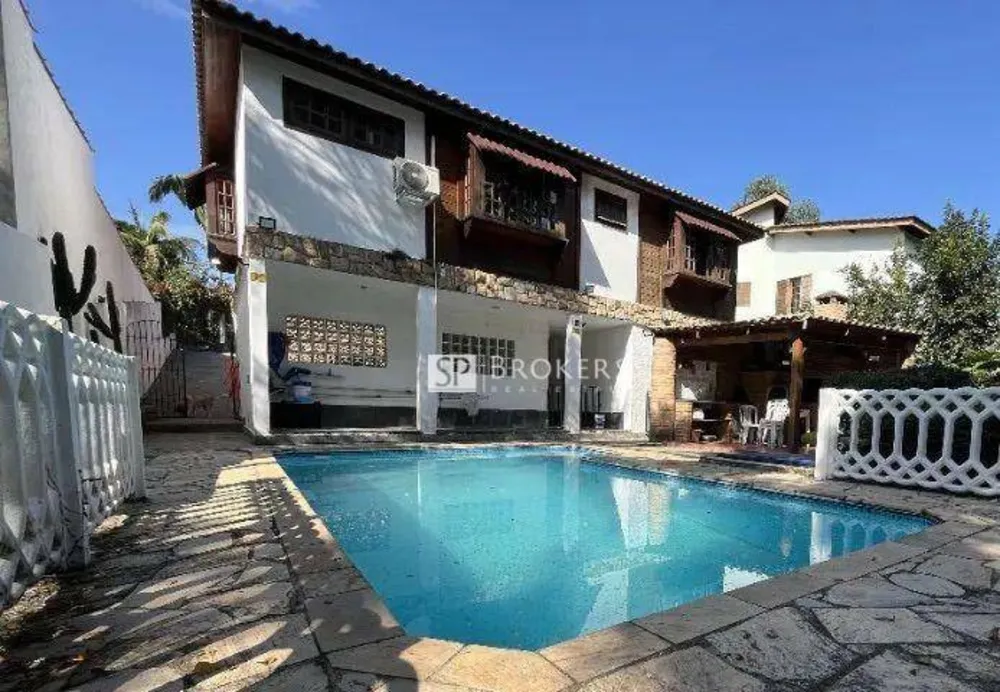 Casa, 4 quartos, 250 m² - Foto 1