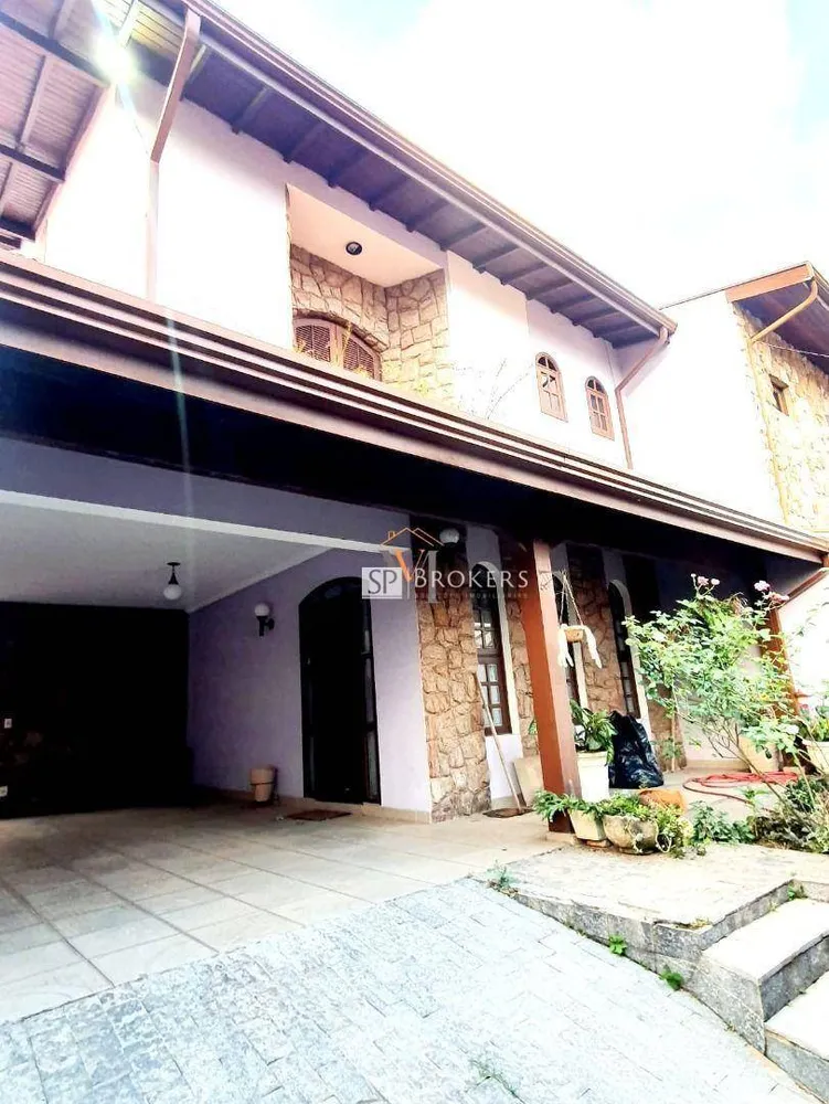 Casa, 3 quartos, 244 m² - Foto 1