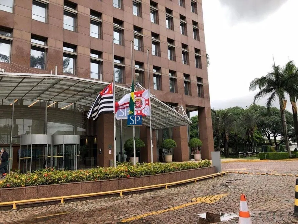 Sala-Conjunto, 1360 m² - Foto 1