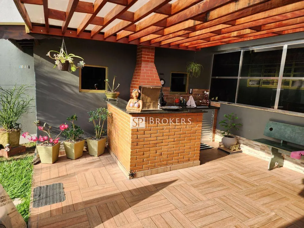 Casa, 3 quartos, 136 m² - Foto 1