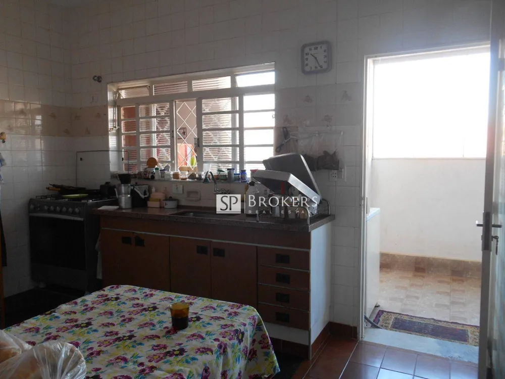 Casa, 3 quartos, 240 m² - Foto 2