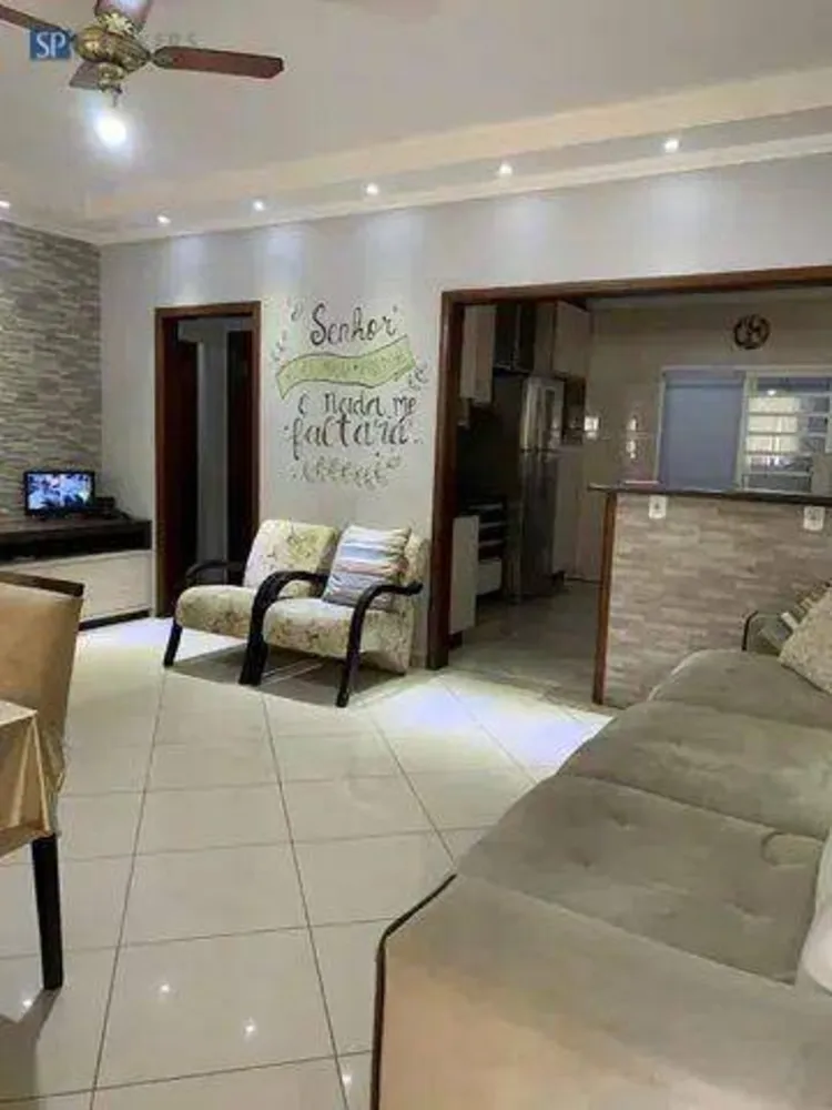 Casa, 4 quartos, 253 m² - Foto 1