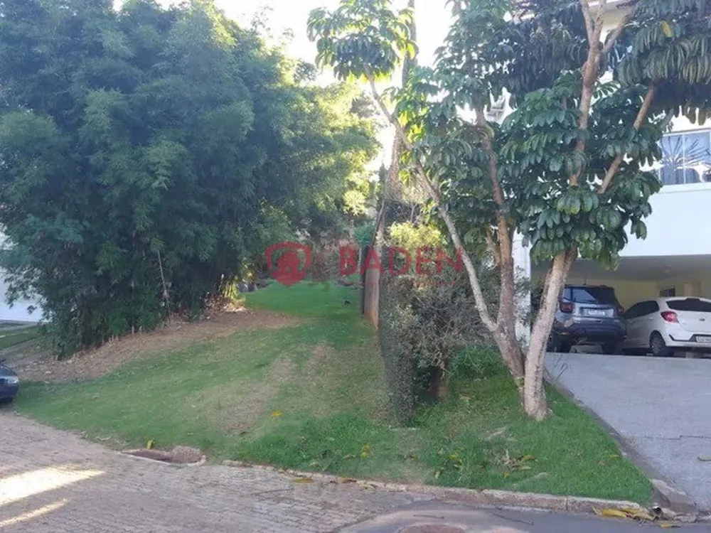 Loteamento e Condomínio, 697 m² - Foto 1